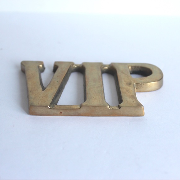 Vintage Brass VIP Paperweight, Gift For Boss, Seventies Kitch, Brass with Patina - Picture 2 of 5